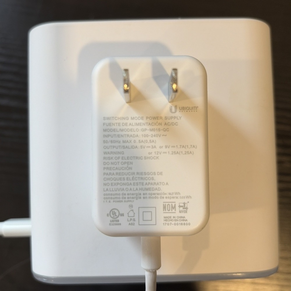 Ubiquity AmpliFi HD AFi-R Dual-band Wi-Fi Router With Power Adaptor & Ethernet - Picture 10 of 11
